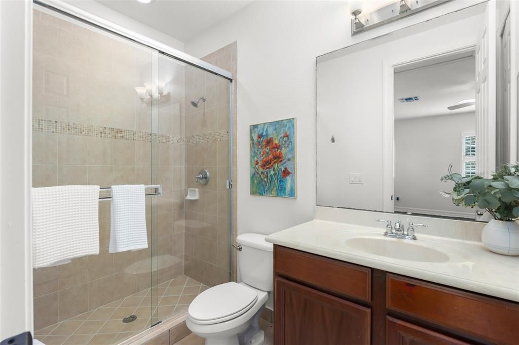 Activo con contrato: $849,000 (5 camas, 4 baños, 3078 Pies cuadrados)