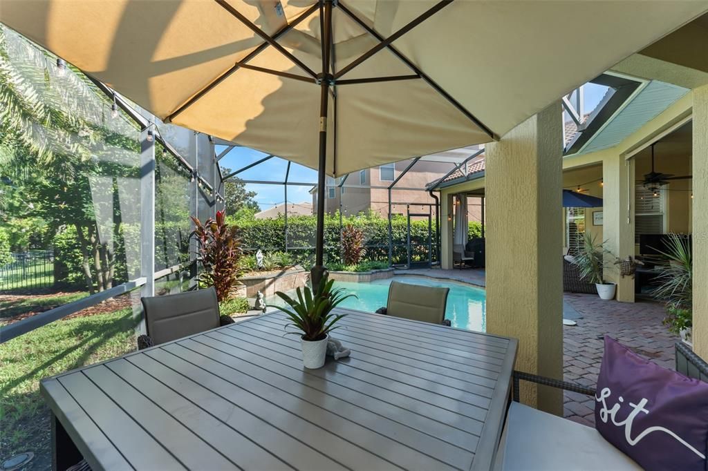 Activo con contrato: $849,000 (5 camas, 4 baños, 3078 Pies cuadrados)