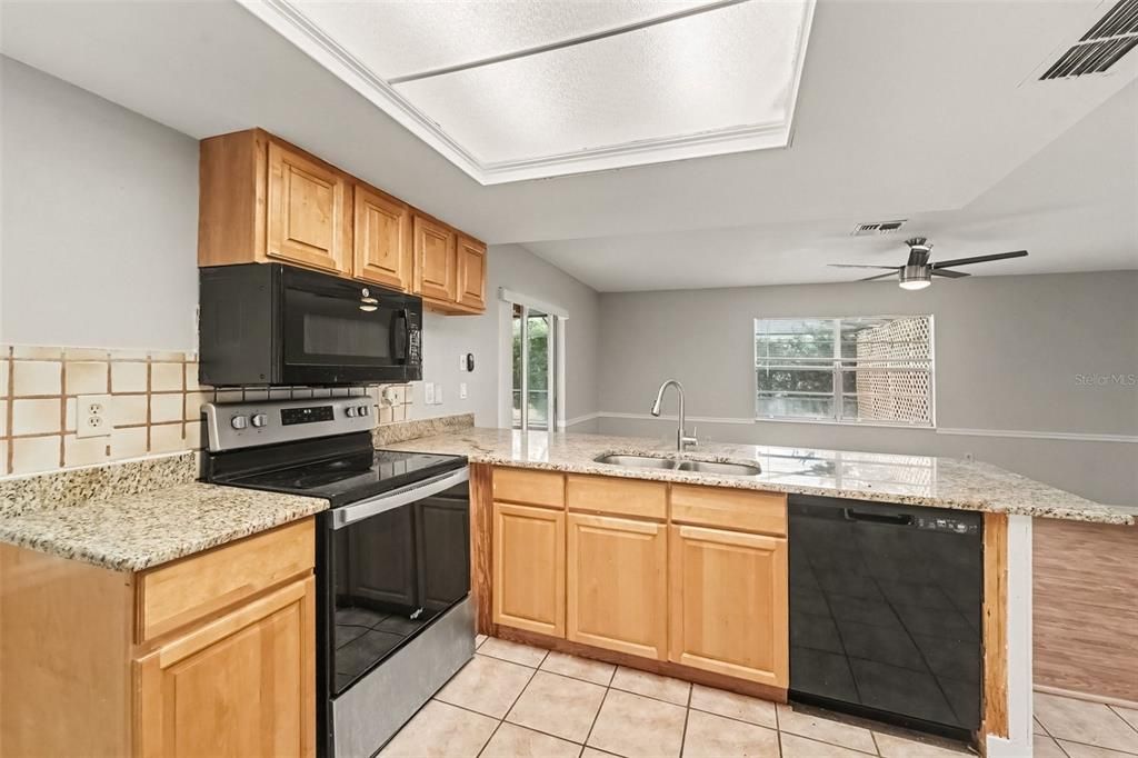 En Venta: $329,900 (3 camas, 2 baños, 1505 Pies cuadrados)