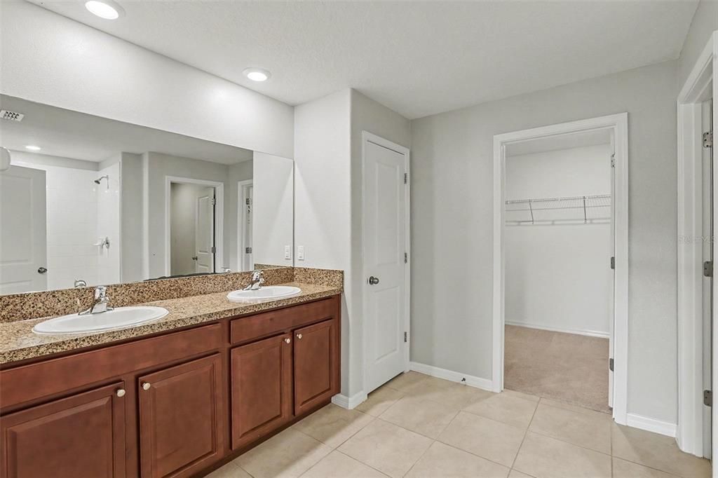For Sale: $344,900 (4 beds, 2 baths, 1918 Square Feet)