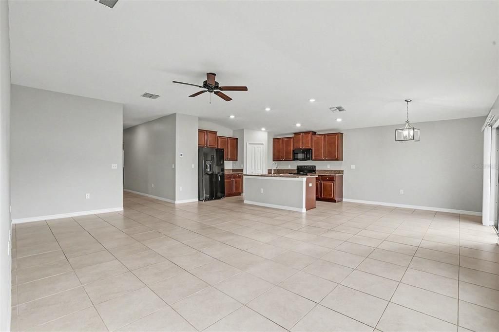 For Sale: $344,900 (4 beds, 2 baths, 1918 Square Feet)