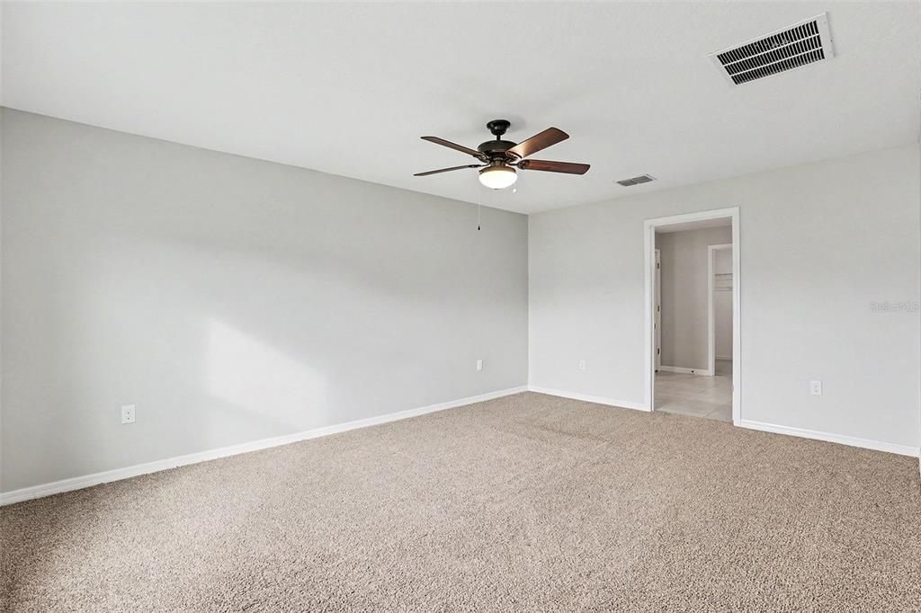 For Sale: $344,900 (4 beds, 2 baths, 1918 Square Feet)