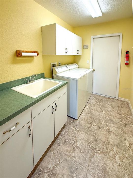 En Venta: $358,900 (3 camas, 2 baños, 1910 Pies cuadrados)