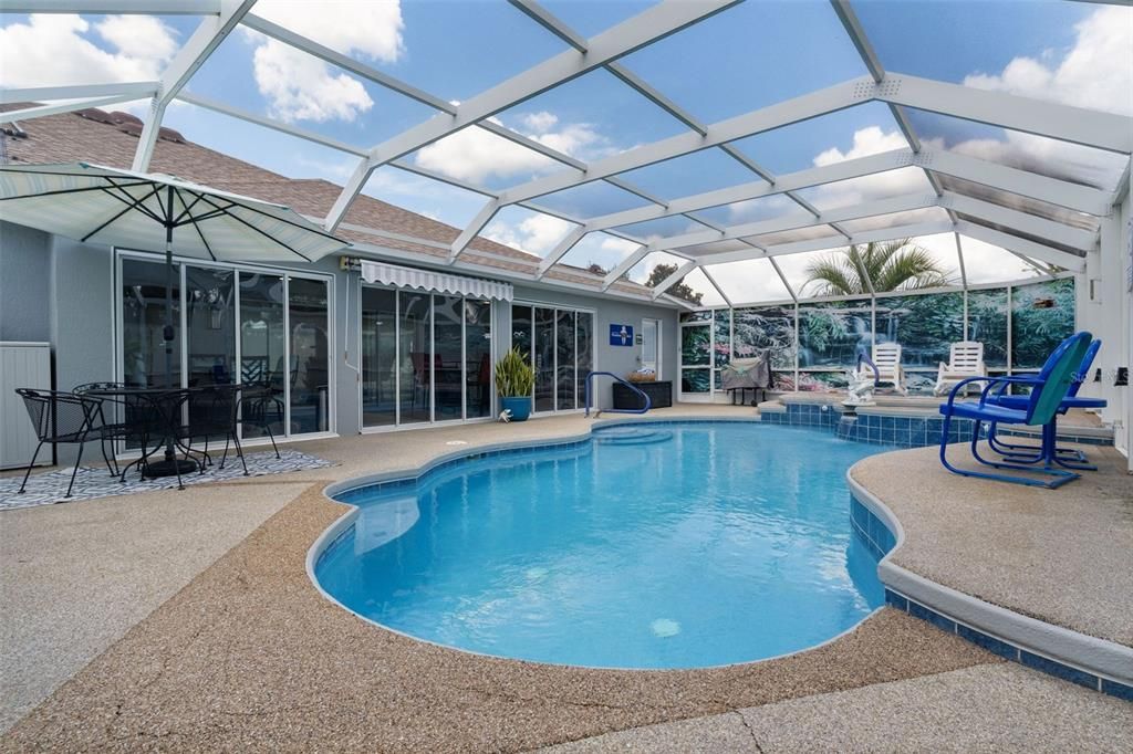 For Sale: $899,000 (3 beds, 2 baths, 2453 Square Feet)