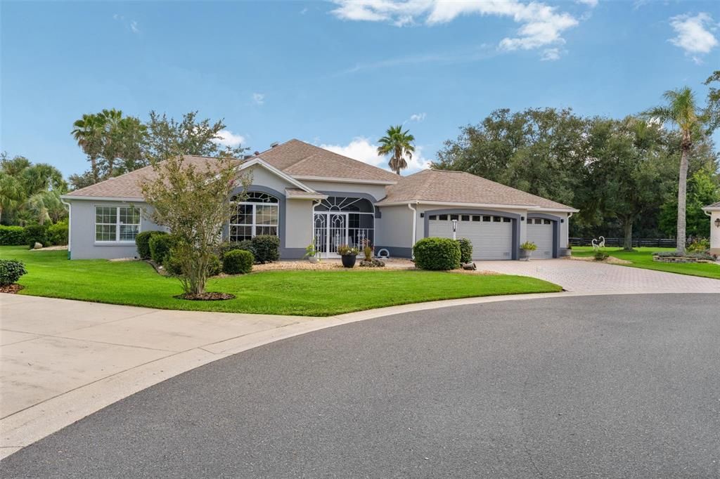 For Sale: $899,000 (3 beds, 2 baths, 2453 Square Feet)