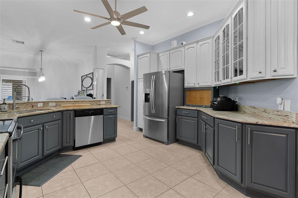 For Sale: $899,000 (3 beds, 2 baths, 2453 Square Feet)