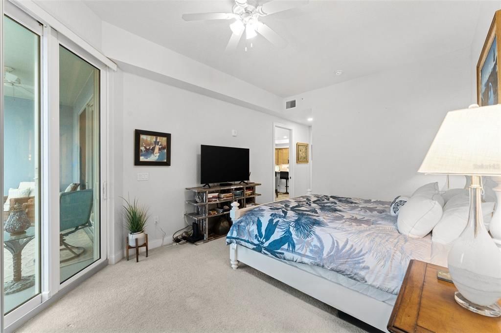 En Venta: $699,000 (3 camas, 2 baños, 1603 Pies cuadrados)