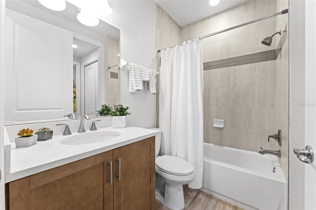 En Venta: $699,000 (3 camas, 2 baños, 1603 Pies cuadrados)