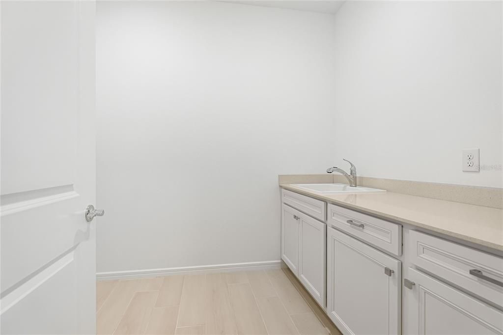 For Sale: $650,000 (3 beds, 3 baths, 2919 Square Feet)