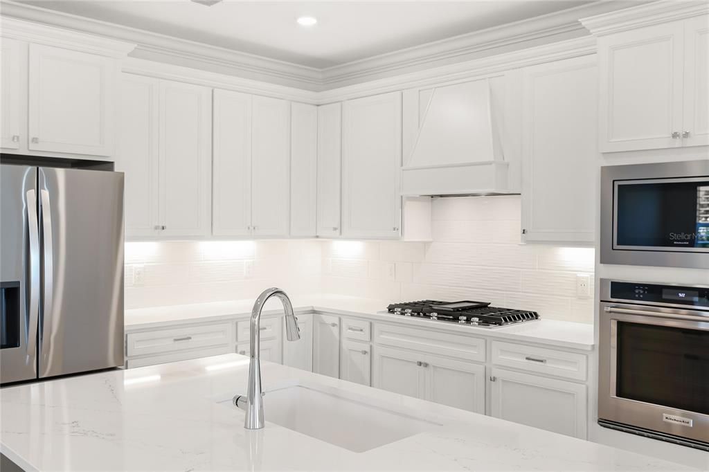 For Sale: $650,000 (3 beds, 3 baths, 2919 Square Feet)