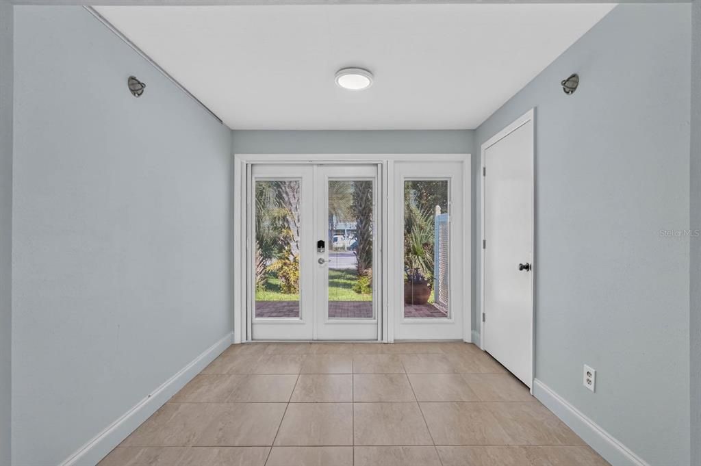 На продажу: $309,000 (2 спален, 2 ванн, 1109 Квадратных фут)