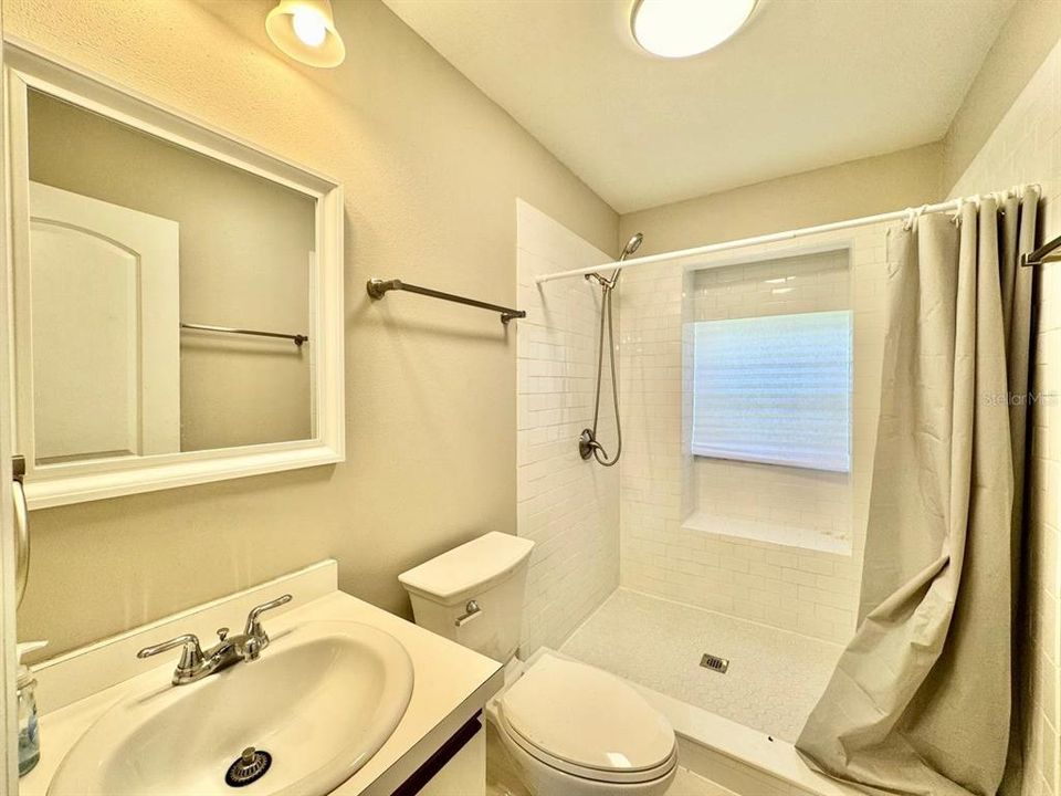 En Renta: $2,750 (4 camas, 3 baños, 2200 Pies cuadrados)