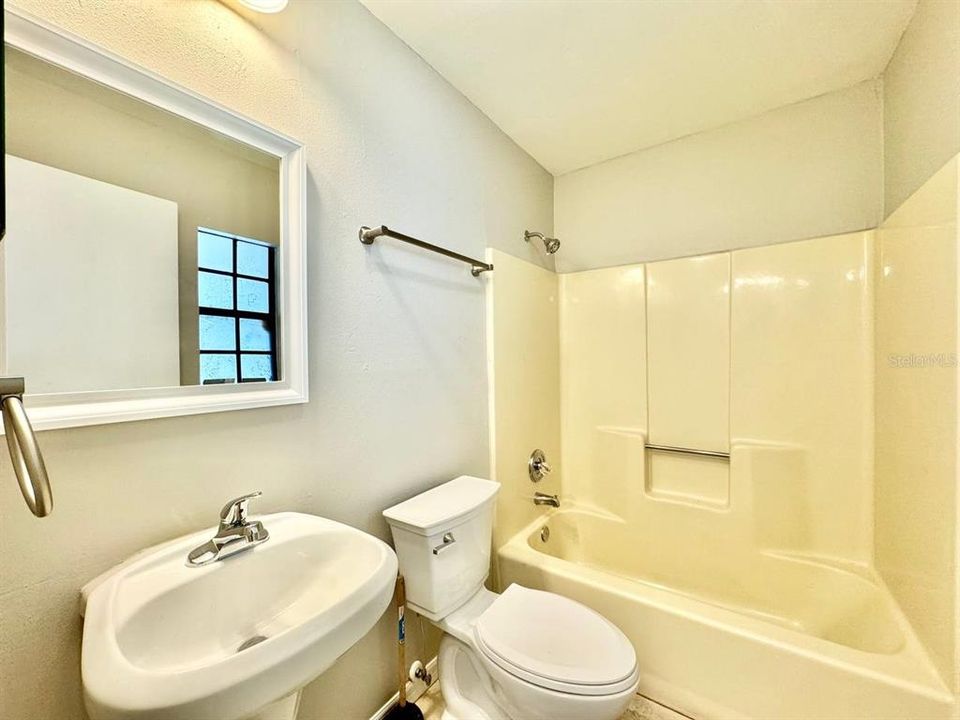 En Renta: $2,750 (4 camas, 3 baños, 2200 Pies cuadrados)