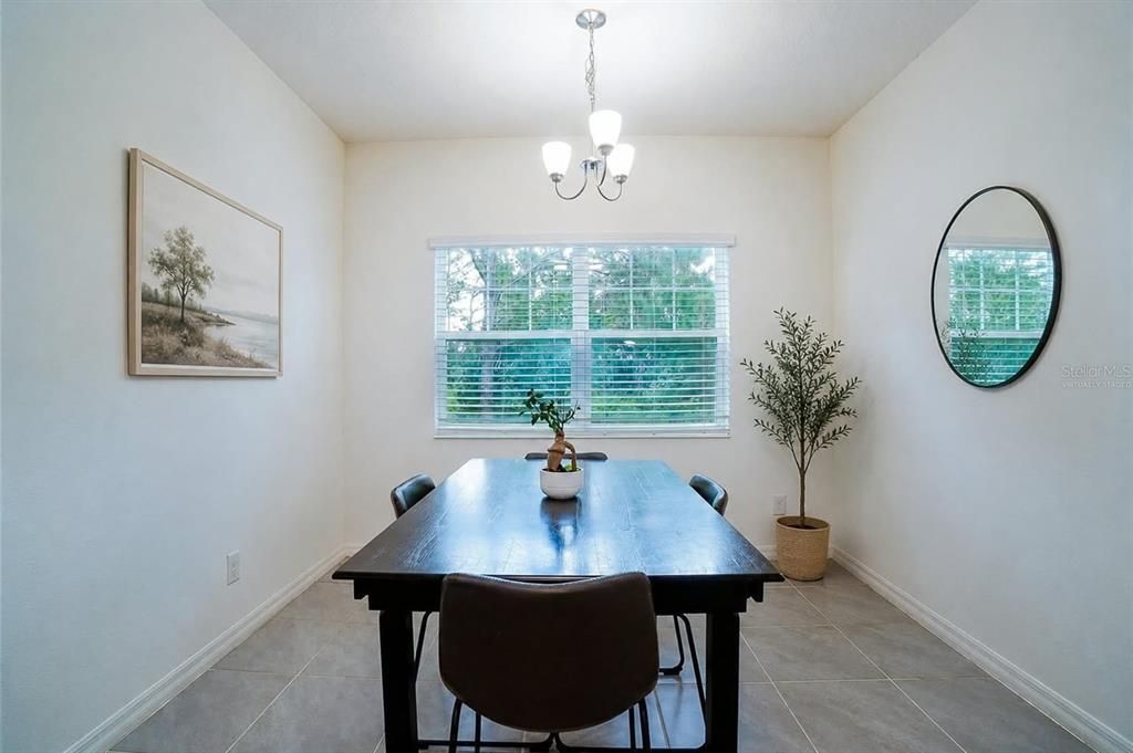 En Renta: $2,300 (4 camas, 2 baños, 2104 Pies cuadrados)