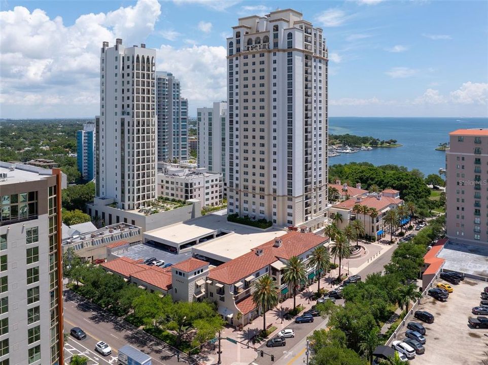 На продажу: $1,195,000 (2 спален, 2 ванн, 1424 Квадратных фут)