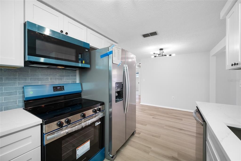 На продажу: $228,900 (2 спален, 1 ванн, 936 Квадратных фут)