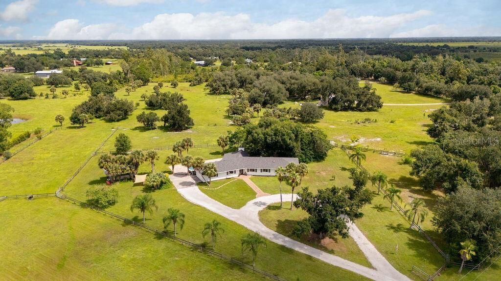 For Sale: $1,145,000 (4 beds, 4 baths, 2496 Square Feet)