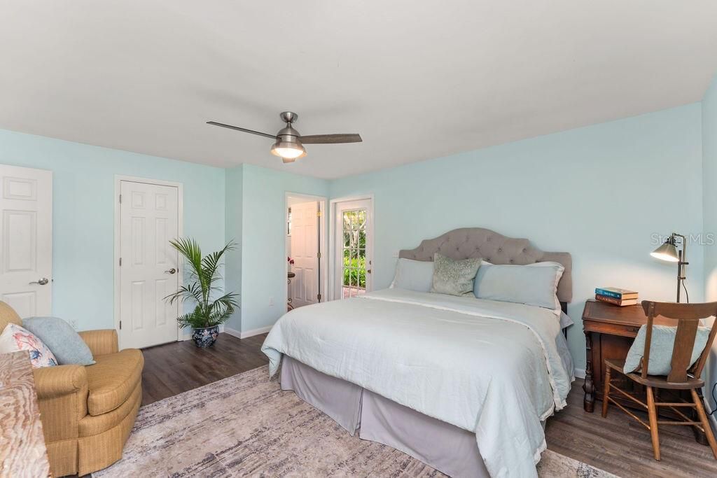 For Sale: $1,145,000 (4 beds, 4 baths, 2496 Square Feet)