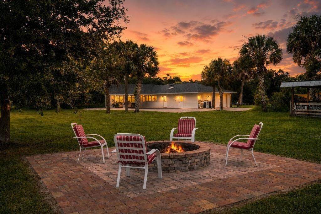 For Sale: $1,145,000 (4 beds, 4 baths, 2496 Square Feet)