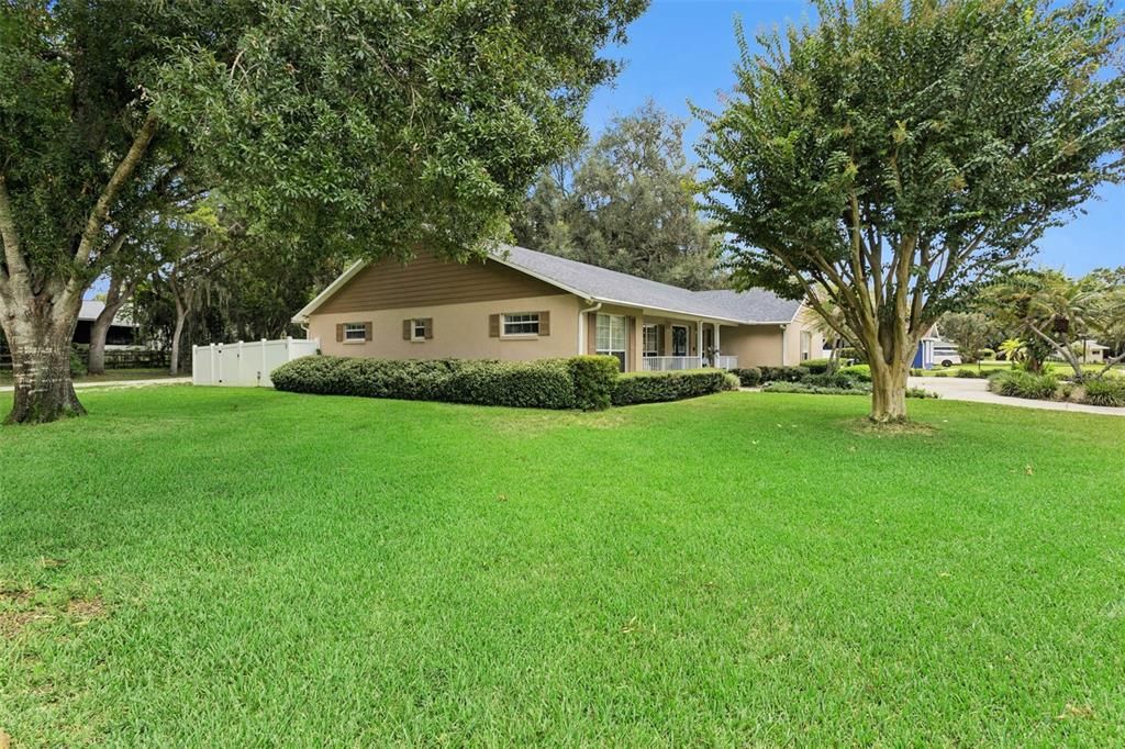 For Sale: $410,000 (3 beds, 2 baths, 2350 Square Feet)