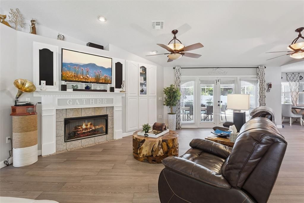For Sale: $410,000 (3 beds, 2 baths, 2350 Square Feet)