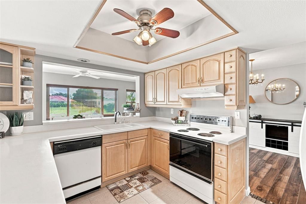 For Sale: $389,000 (2 beds, 2 baths, 1659 Square Feet)