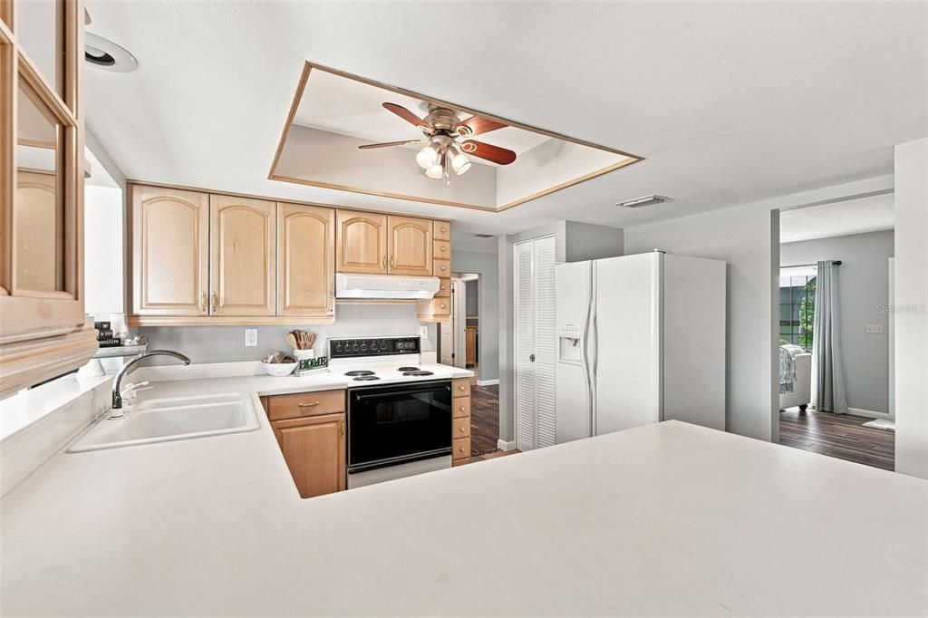 For Sale: $389,000 (2 beds, 2 baths, 1659 Square Feet)