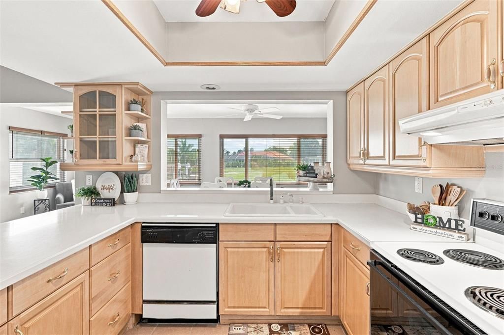 For Sale: $389,000 (2 beds, 2 baths, 1659 Square Feet)