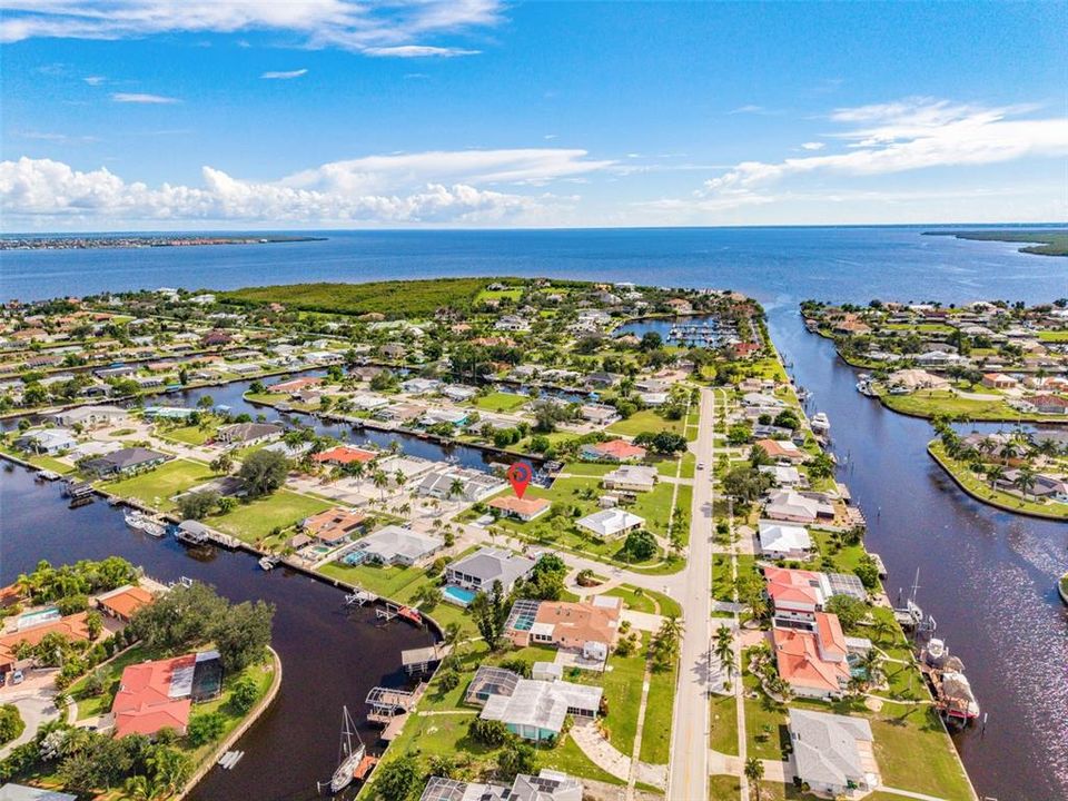 For Sale: $389,000 (2 beds, 2 baths, 1659 Square Feet)