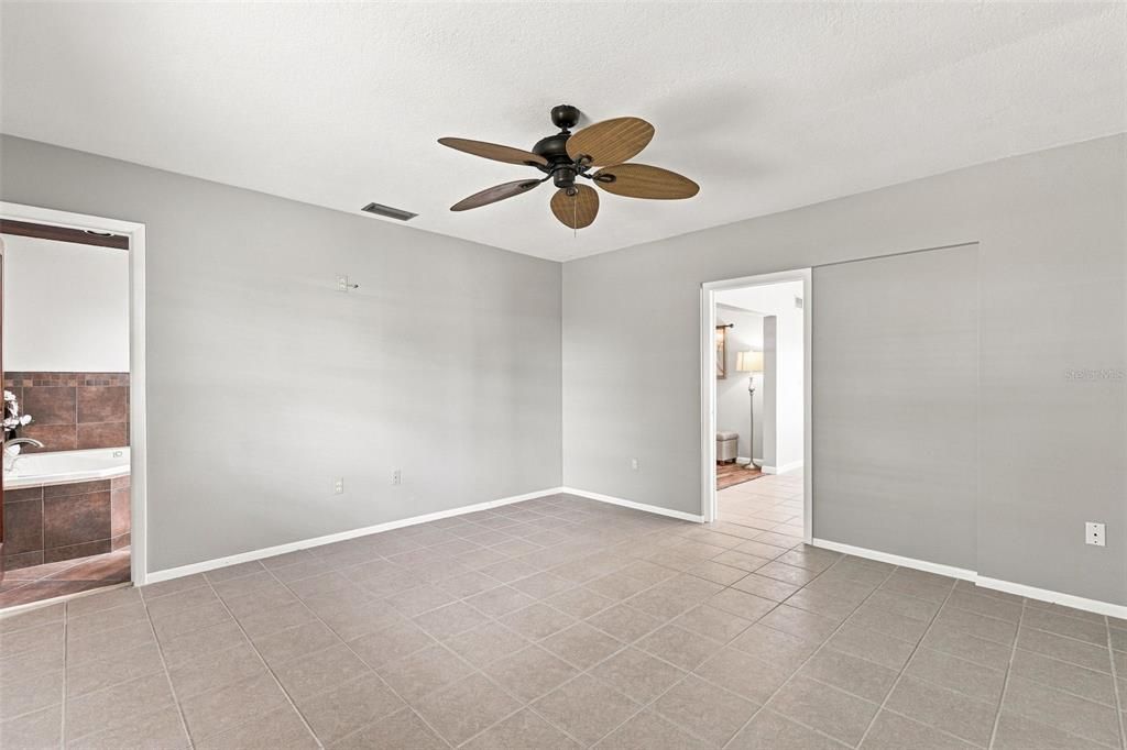 For Sale: $389,000 (2 beds, 2 baths, 1659 Square Feet)