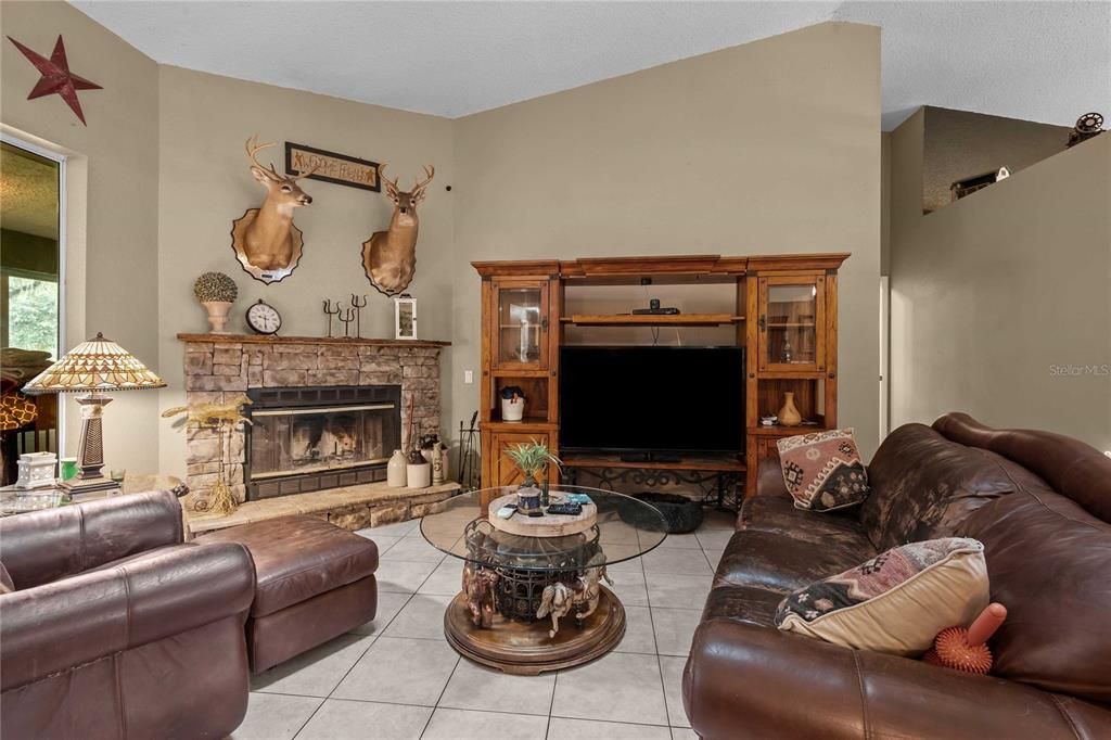 待售: $870,000 (3 贝兹, 2 浴室, 2027 平方英尺)