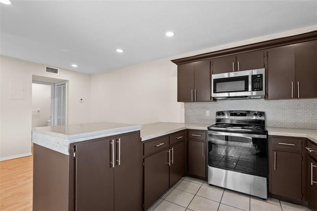 В аренду: $1,995 (2 спален, 2 ванн, 1312 Квадратных фут)