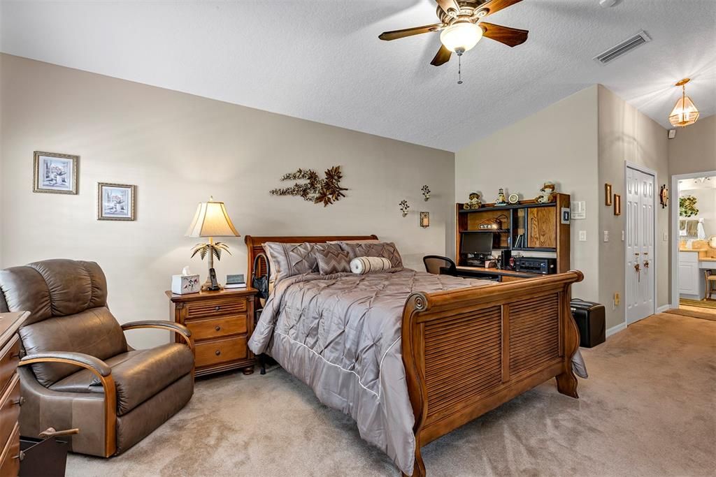 For Sale: $395,000 (3 beds, 2 baths, 2036 Square Feet)
