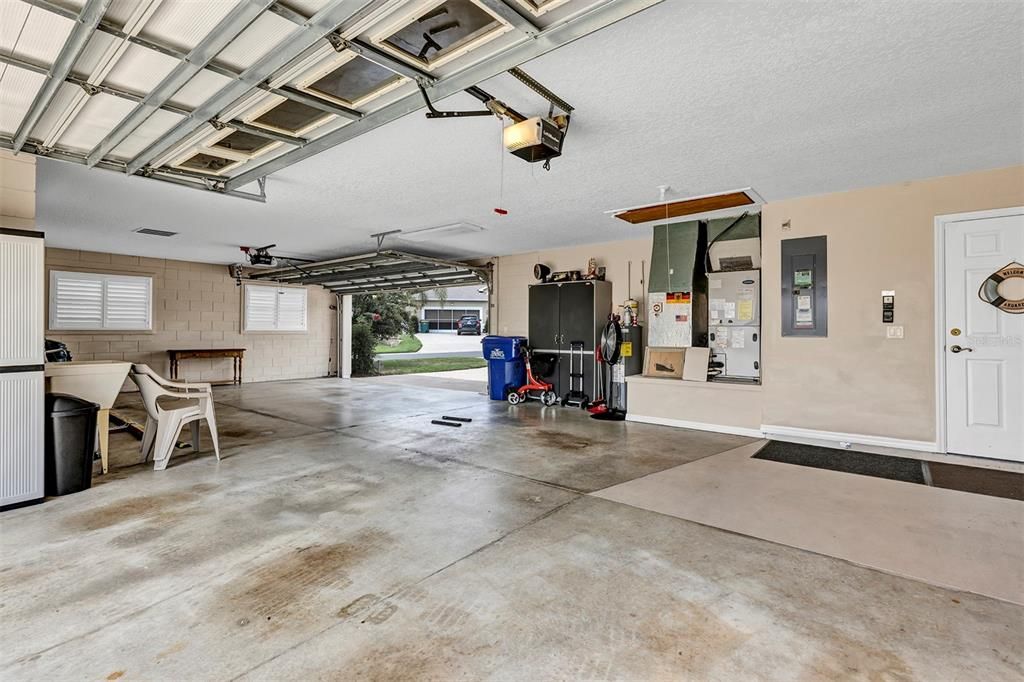 For Sale: $395,000 (3 beds, 2 baths, 2036 Square Feet)