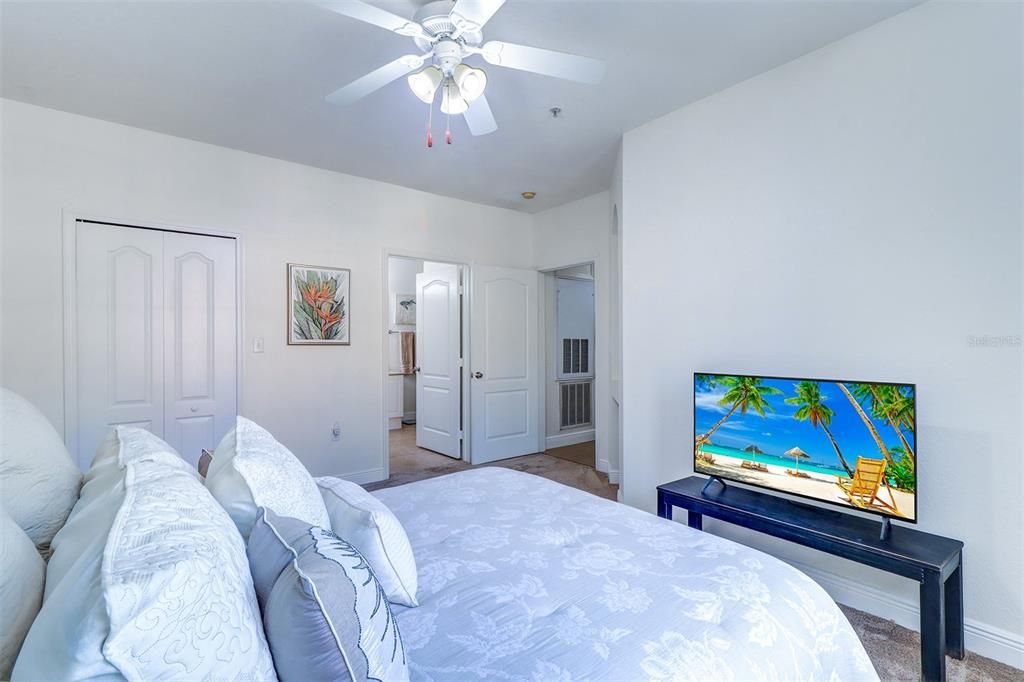 For Rent: $2,400 (2 beds, 2 baths, 1198 Square Feet)