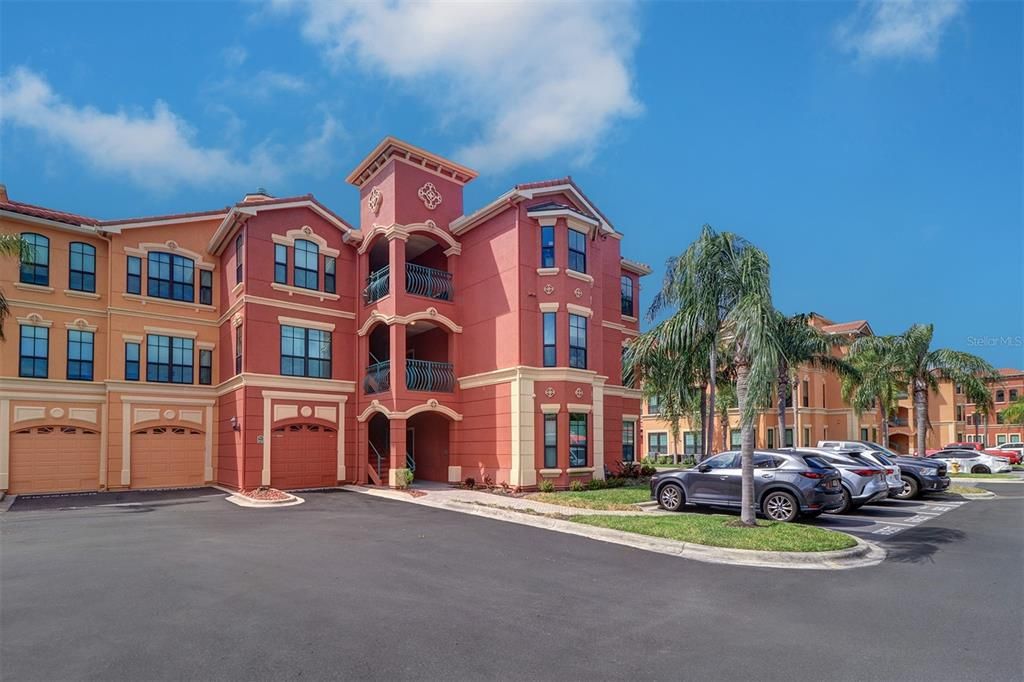 For Rent: $2,400 (2 beds, 2 baths, 1198 Square Feet)