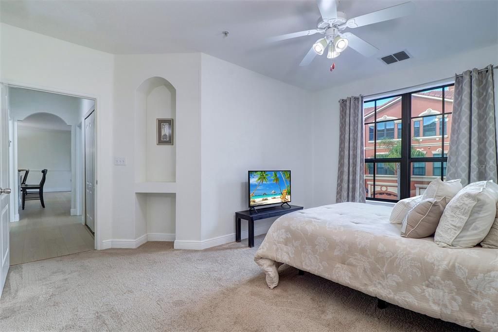For Rent: $2,400 (2 beds, 2 baths, 1198 Square Feet)