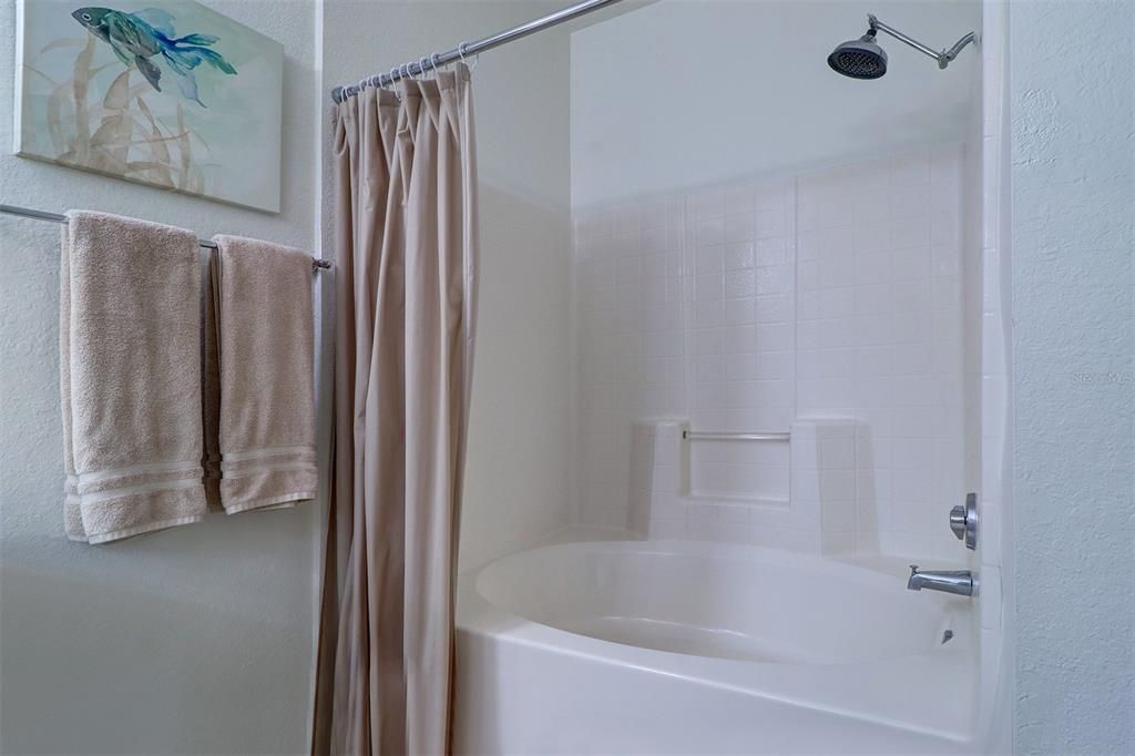 For Rent: $2,400 (2 beds, 2 baths, 1198 Square Feet)