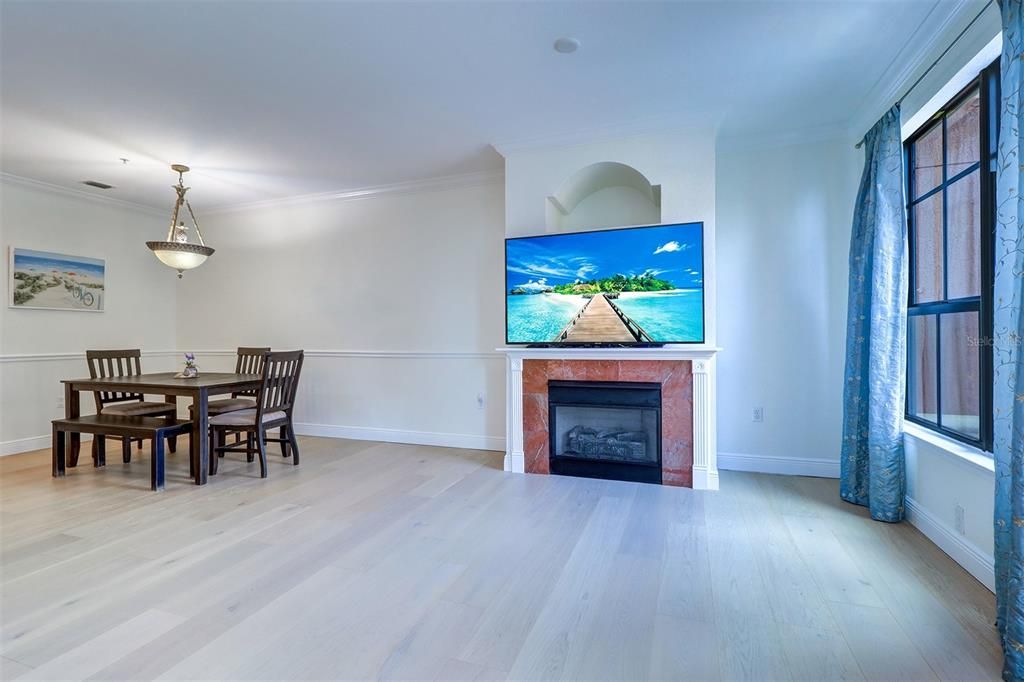 For Rent: $2,400 (2 beds, 2 baths, 1198 Square Feet)