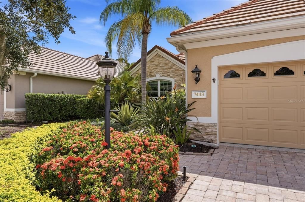 For Sale: $649,000 (3 beds, 2 baths, 2252 Square Feet)