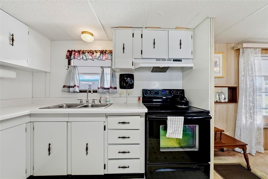 For Sale: $84,900 (2 beds, 1 baths, 528 Square Feet)