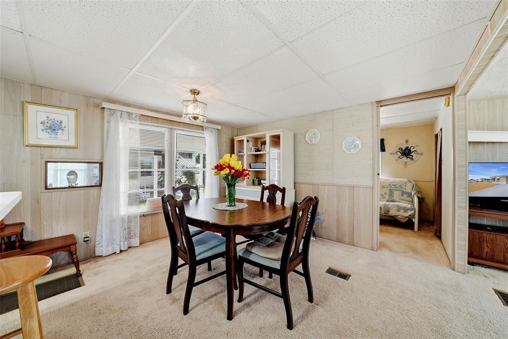 For Sale: $84,900 (2 beds, 1 baths, 528 Square Feet)