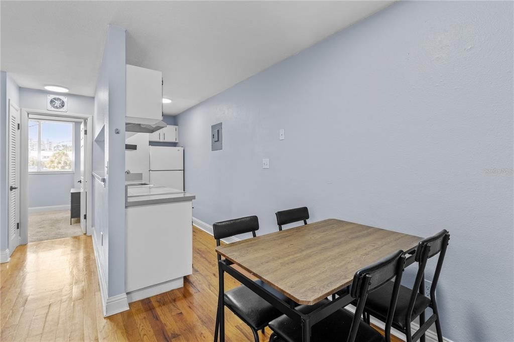 На продажу: $190,000 (1 спален, 1 ванн, 540 Квадратных фут)