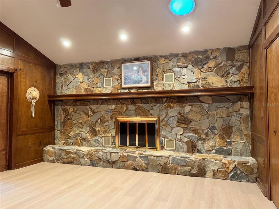 For Sale: $865,000 (5 beds, 3 baths, 3482 Square Feet)