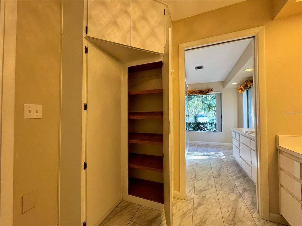For Sale: $865,000 (5 beds, 3 baths, 3482 Square Feet)