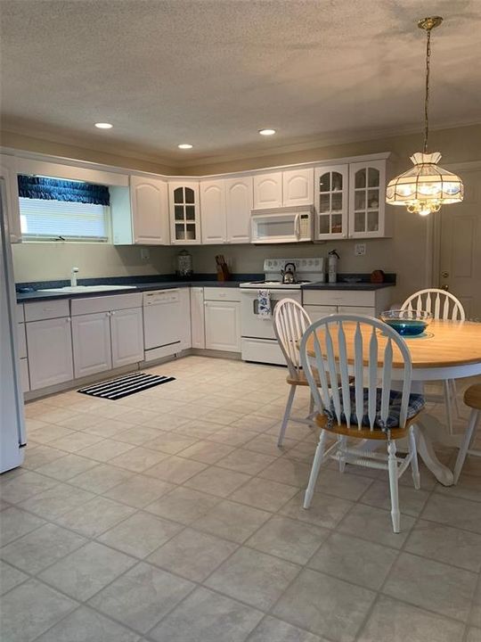 For Sale: $865,000 (5 beds, 3 baths, 3482 Square Feet)