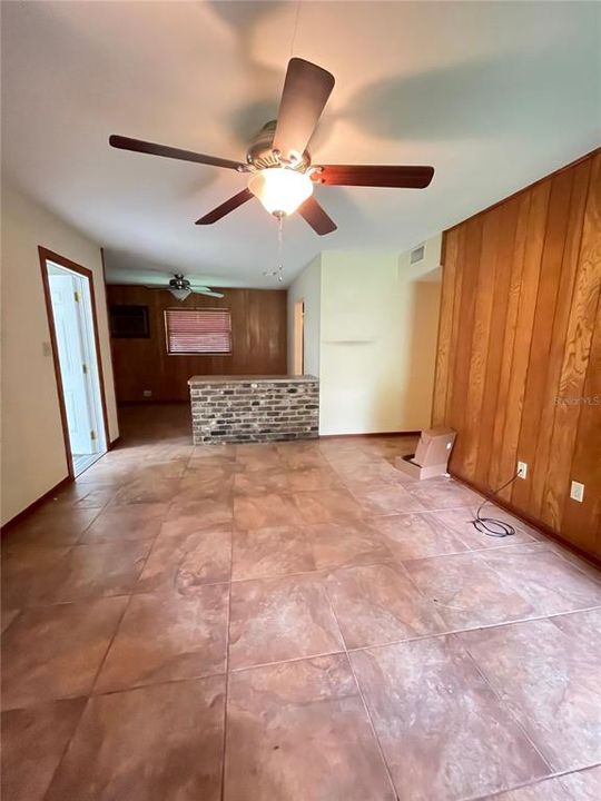 For Rent: $1,675 (3 beds, 2 baths, 1174 Square Feet)