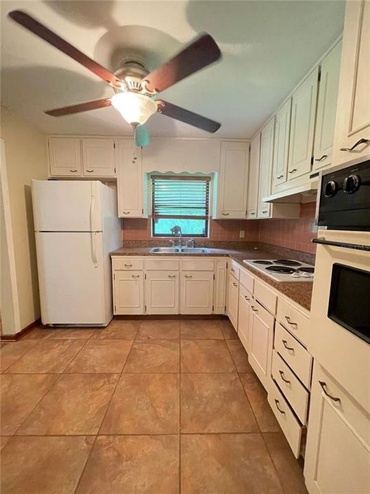 For Rent: $1,675 (3 beds, 2 baths, 1174 Square Feet)