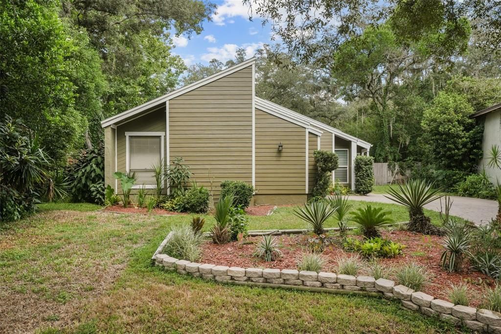 For Sale: $425,000 (3 beds, 2 baths, 1905 Square Feet)
