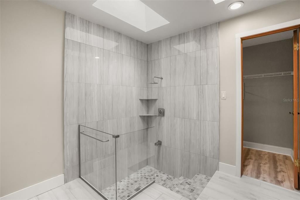 For Sale: $425,000 (3 beds, 2 baths, 1905 Square Feet)